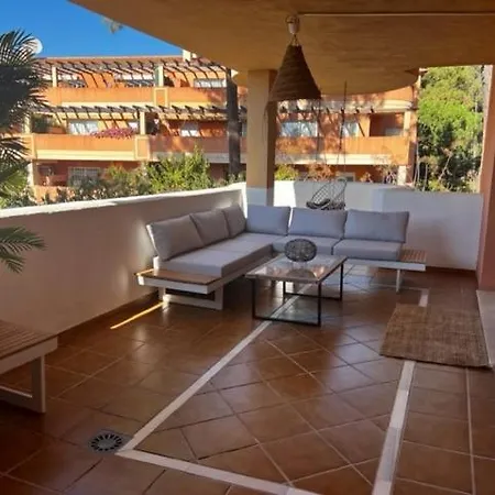 Center 2 Beds Elviria Apartamento *