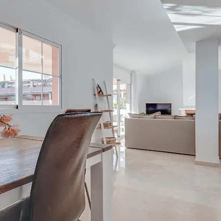 Center 2 Beds Elviria Марбелья