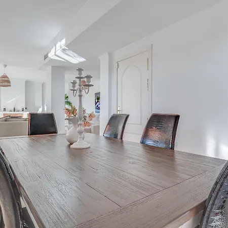 Center 2 Beds Elviria Марбелья