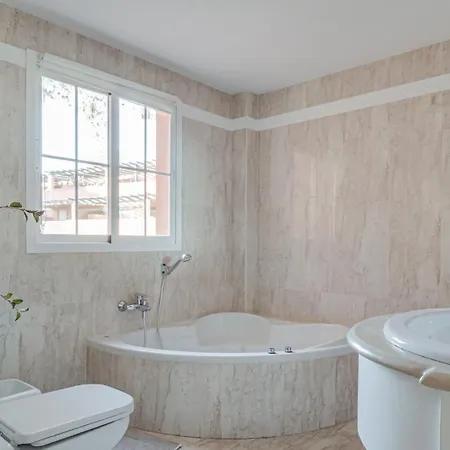 Apartment Center 2 Beds Elviria *