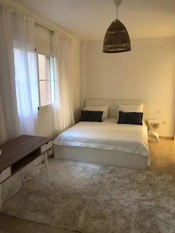 Center 2 Beds Elviria Lejlighed Marbella