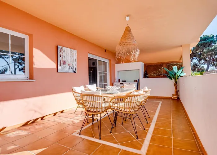 Center 2 Beds Elviria Lejlighed Marbella