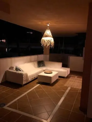 Center 2 Beds Elviria Daire Marbella